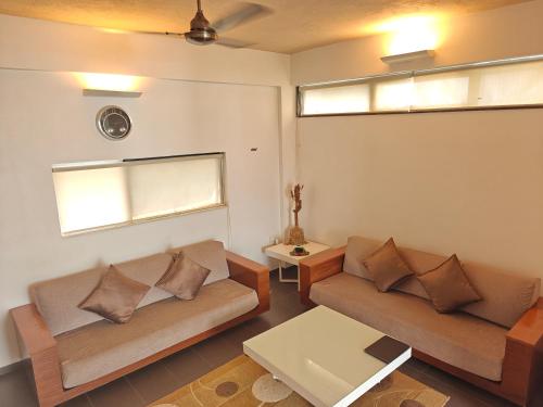 chandralok service apartments