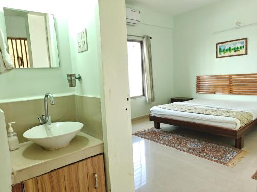 chandralok service apartments