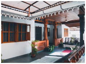 momandpop thyparambil heritage