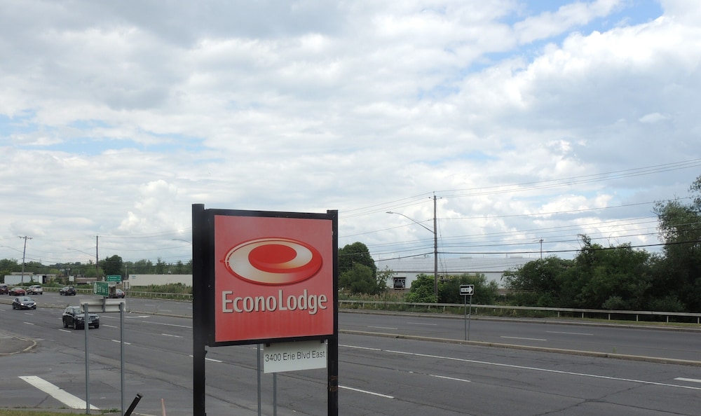 econo lodge dewitt i 90