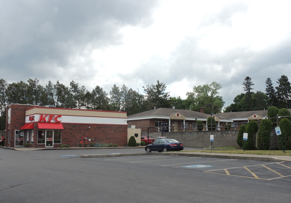 econo lodge dewitt i 90