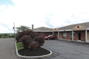 econo lodge dewitt i 90