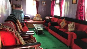 vamoose lippohochha homestay