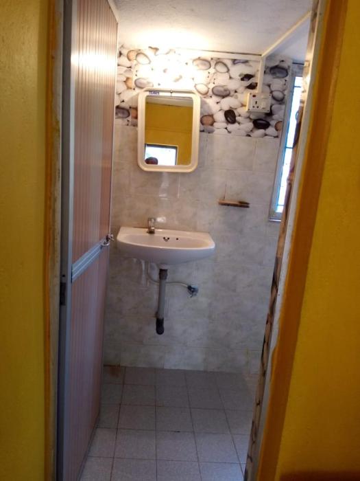 shiva shanti guest house