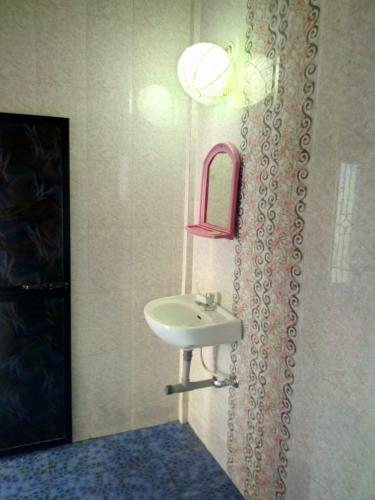 shiva shanti guest house