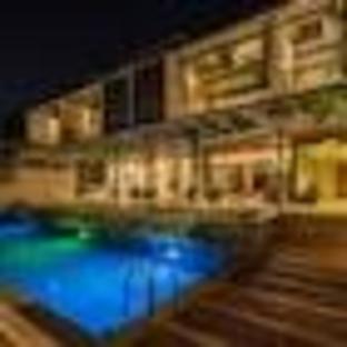 ama stays and trails sherlys ente kumbalanghi kochi