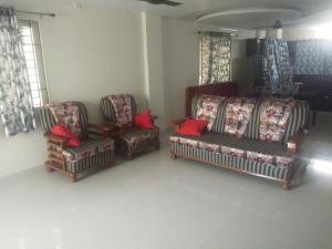 feel like home guest house near tenneti park