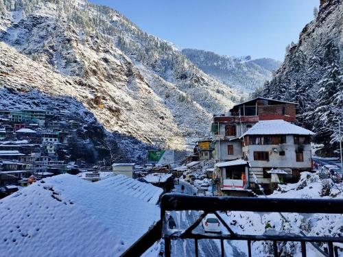 manikaran view