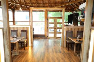 hotel dream world boarding and lodging