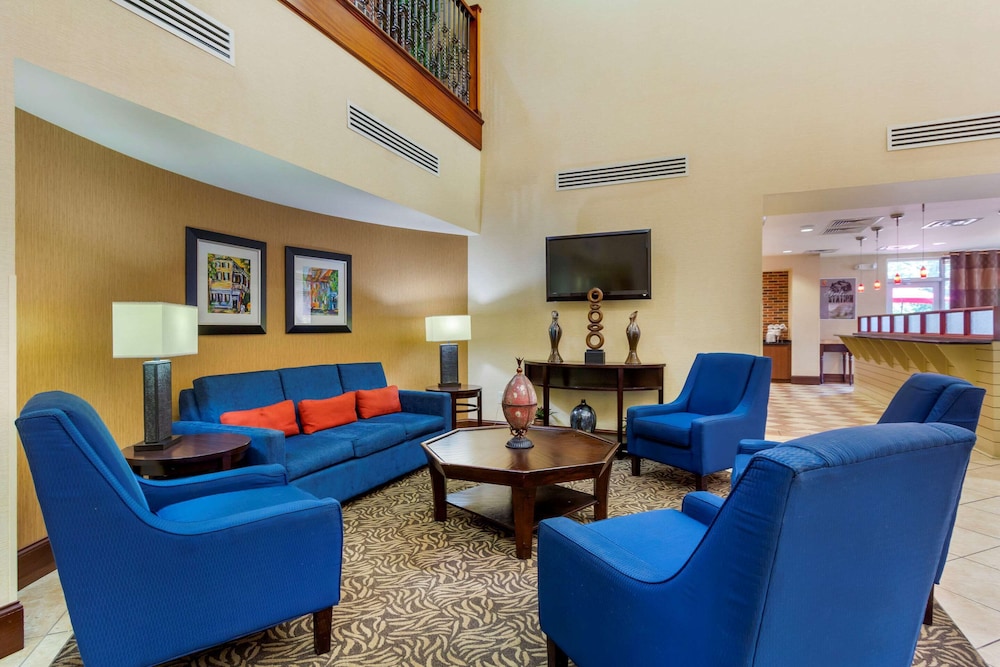 comfort suites charleston west ashley
