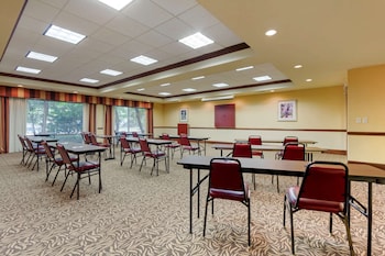 comfort suites charleston west ashley