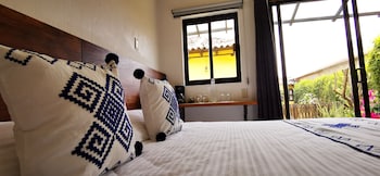 hotel ocho barrios