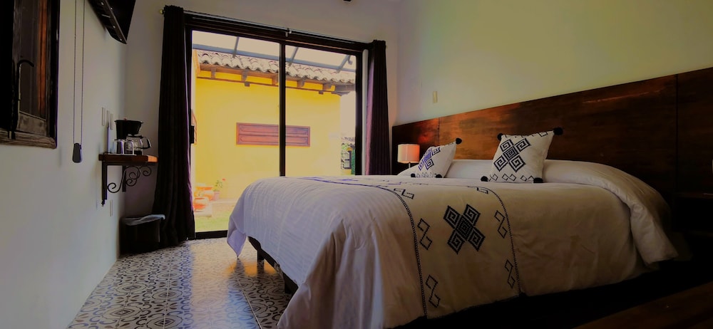 hotel ocho barrios