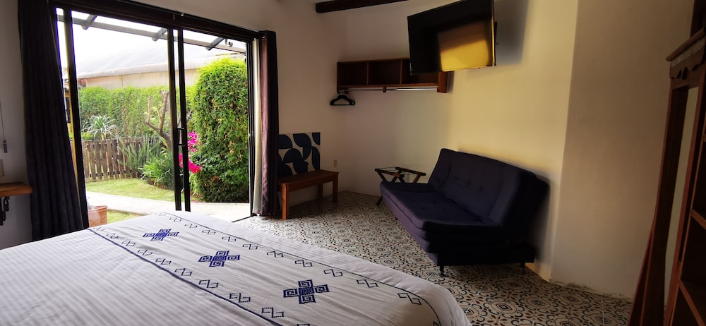 hotel ocho barrios