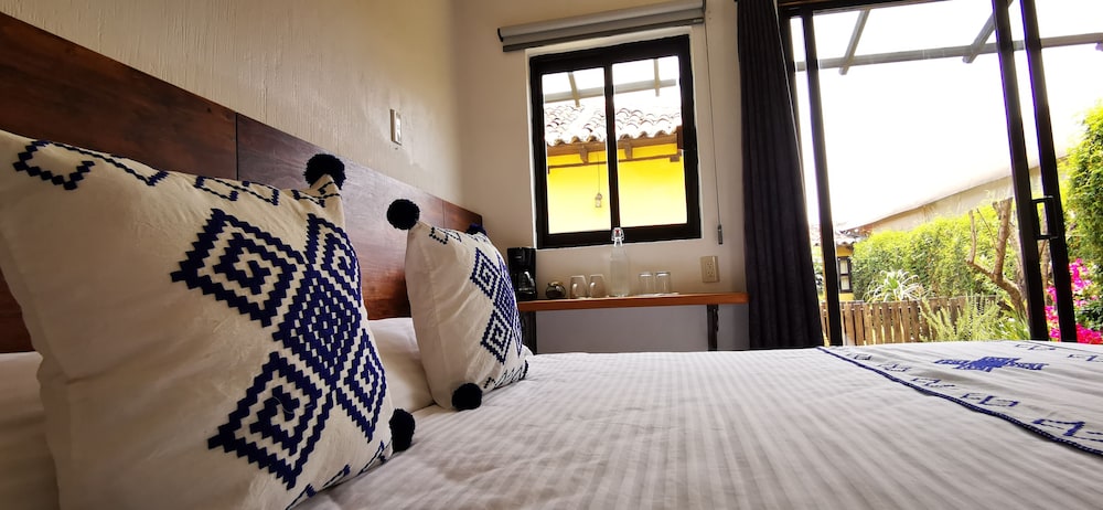 hotel ocho barrios