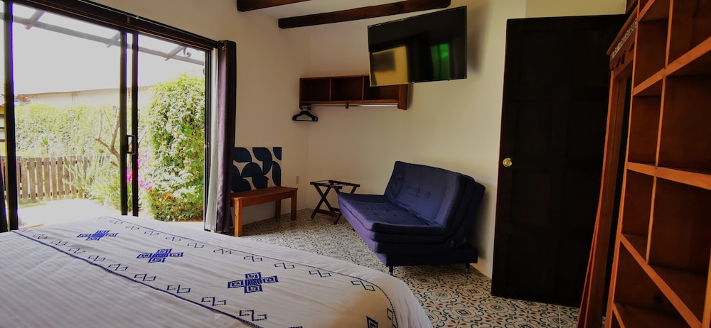 hotel ocho barrios