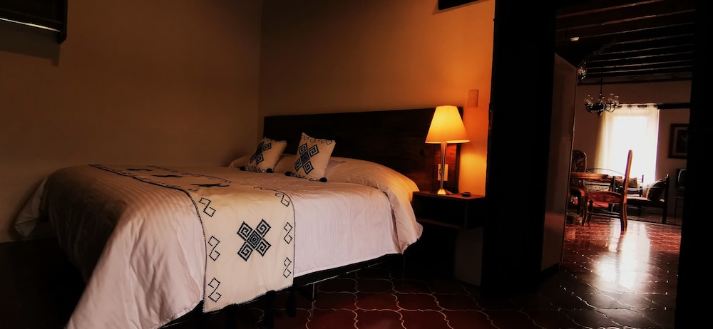 hotel ocho barrios