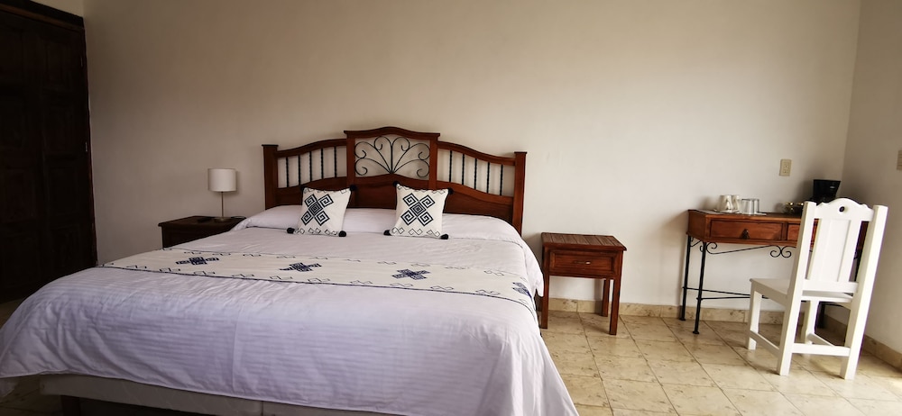 hotel ocho barrios