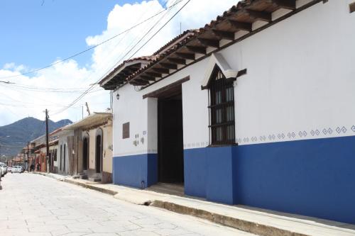 hotel ocho barrios