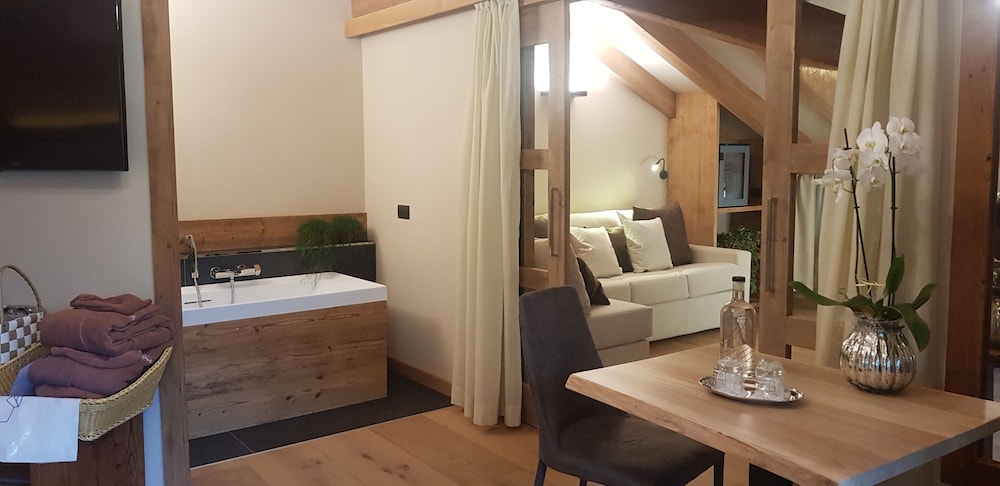 boutique hotel and chalets salvadori