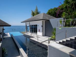 suluban cliff bali villa