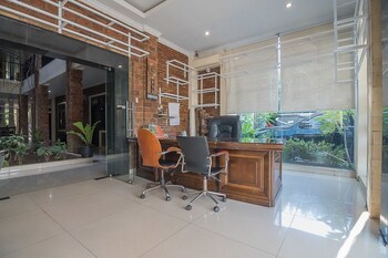 reddoorz plus near cambridge city square 2