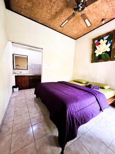 leket house