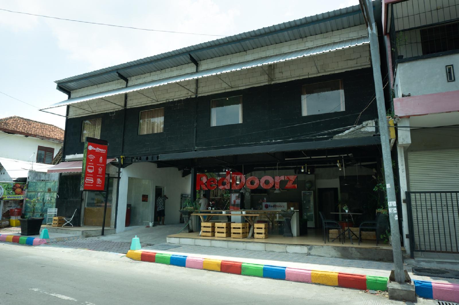 reddoorz near alun alun madiun