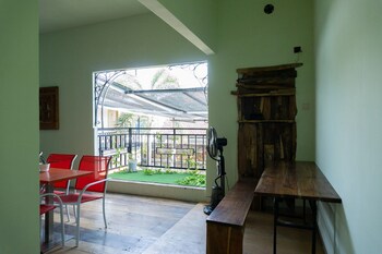 Reddoorz Near Alun Alun Madiun,Surabaya>>Madiun,2.5 star