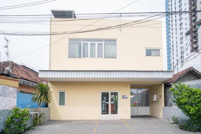 reddoorz syariah near suncity mall sidoarjo