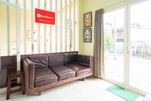 reddoorz syariah near suncity mall sidoarjo