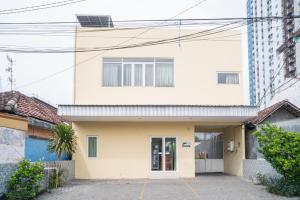 reddoorz syariah near suncity mall sidoarjo