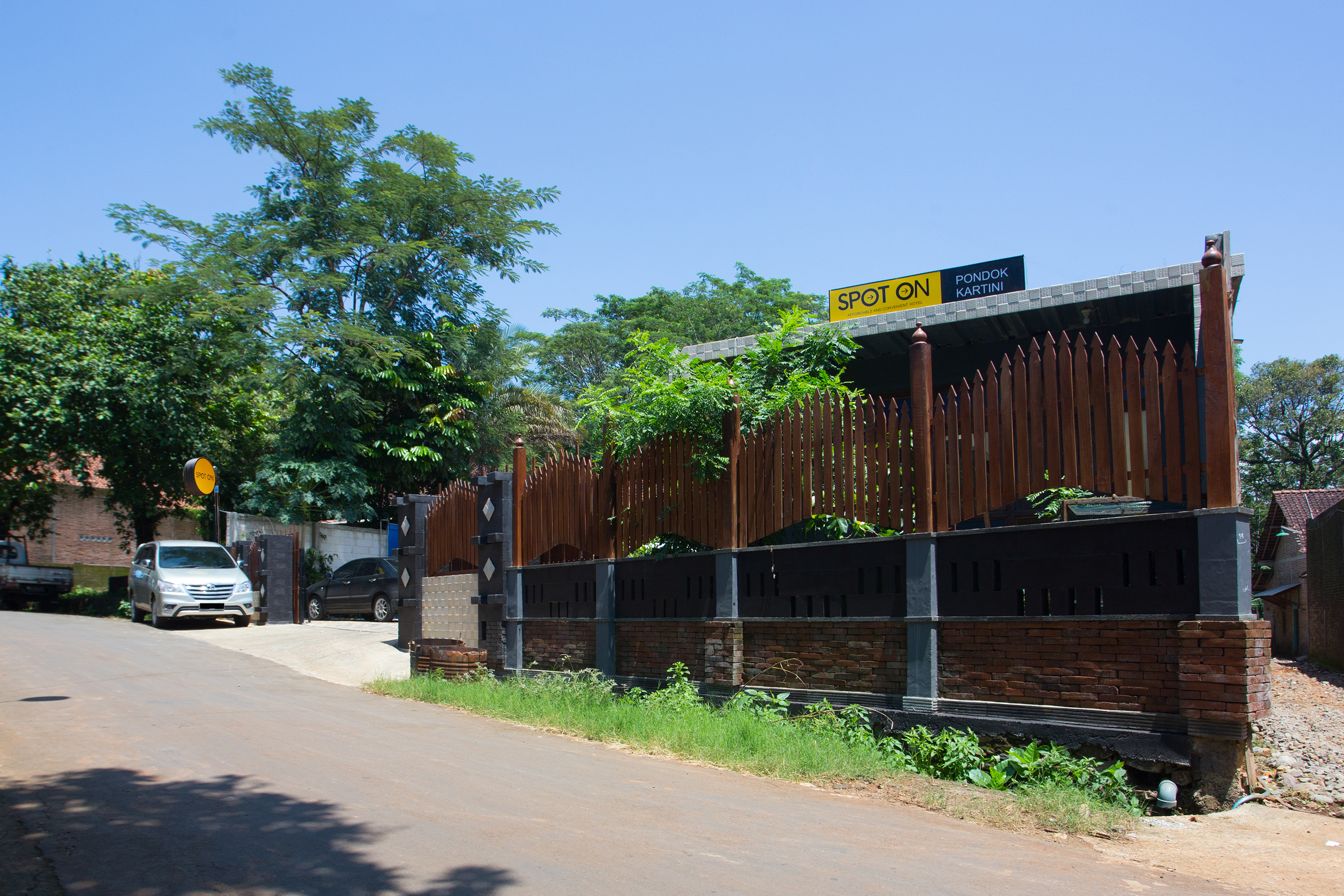 spot on 2761 pondok kartini