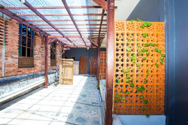 spot on 2761 pondok kartini