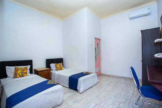 spot on 2761 pondok kartini