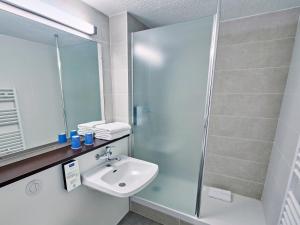 kyriad lille est hem