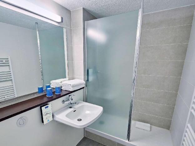 kyriad lille est hem