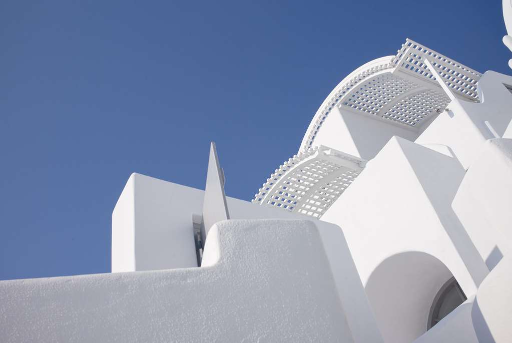 tholos resort