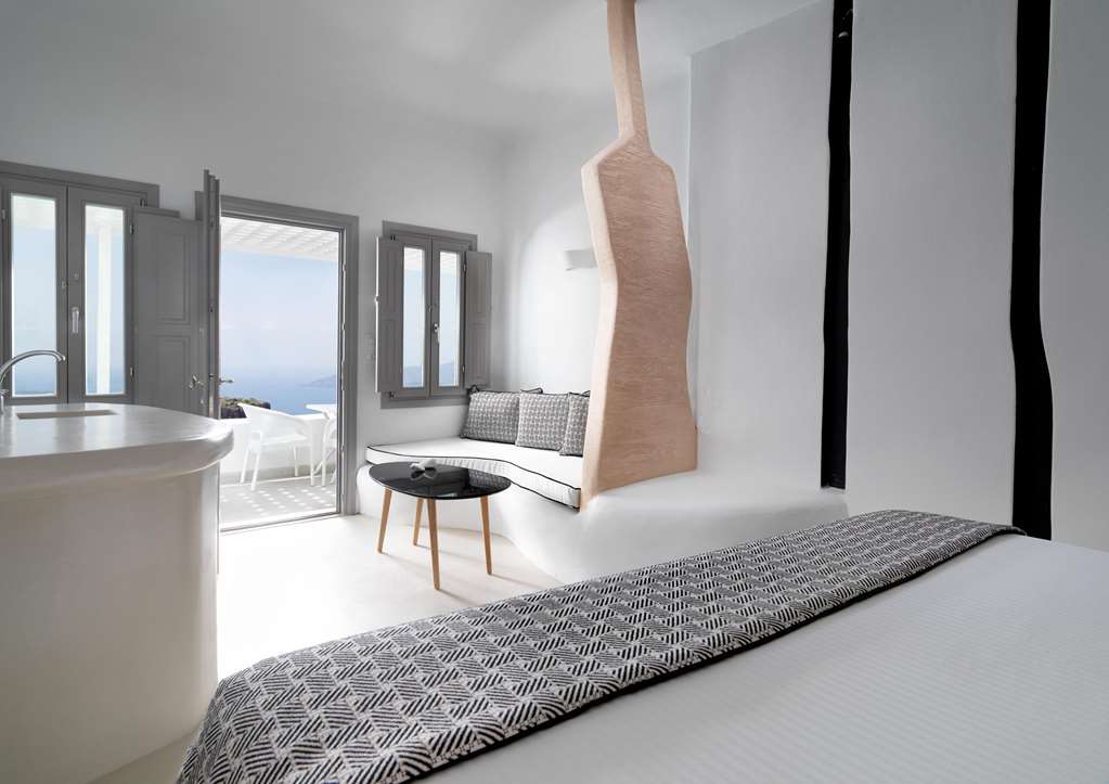 tholos resort