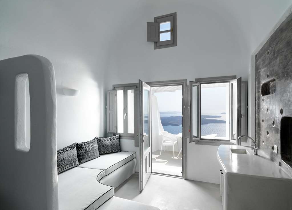 tholos resort