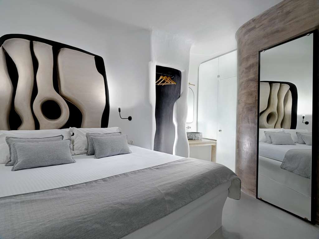 tholos resort