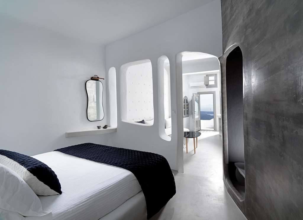 tholos resort