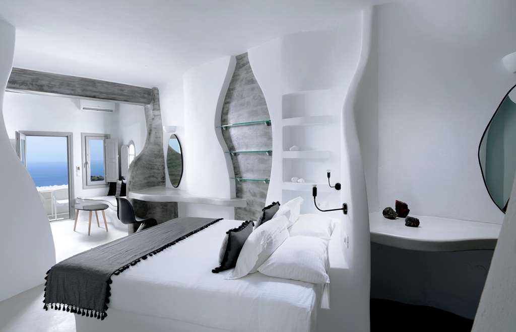 tholos resort