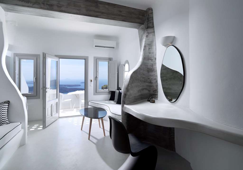 tholos resort