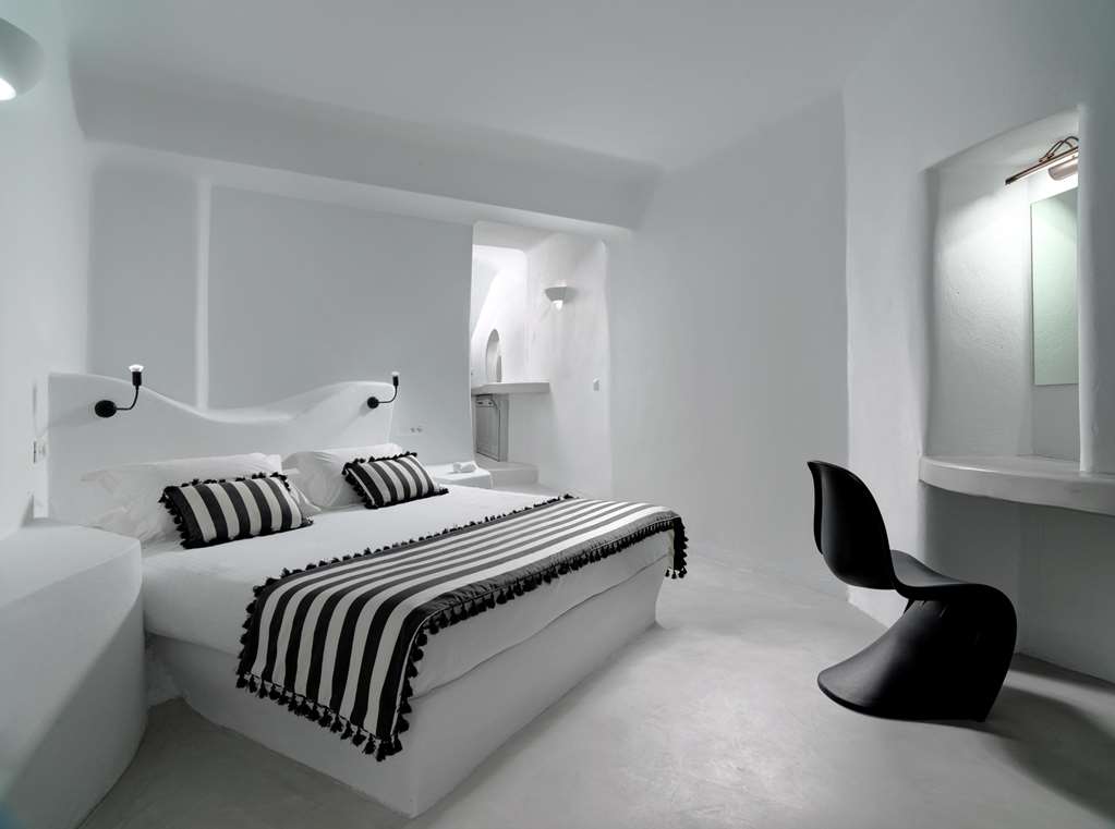tholos resort