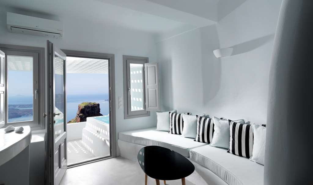 tholos resort