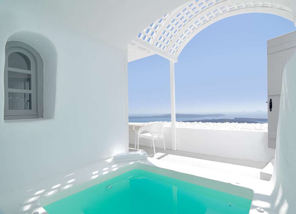 tholos resort