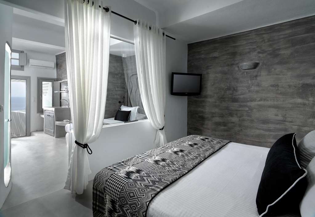tholos resort