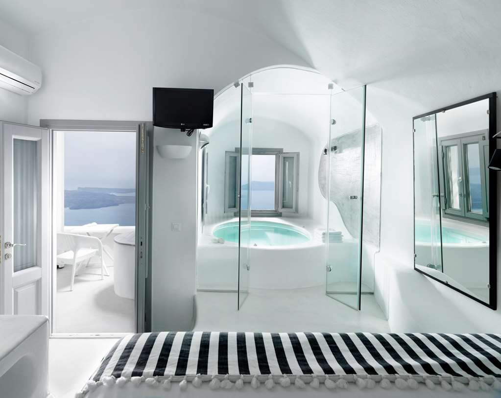 tholos resort