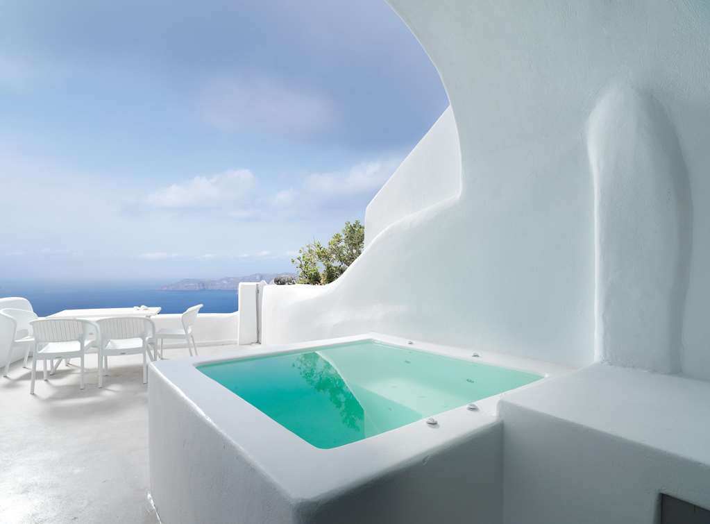 tholos resort